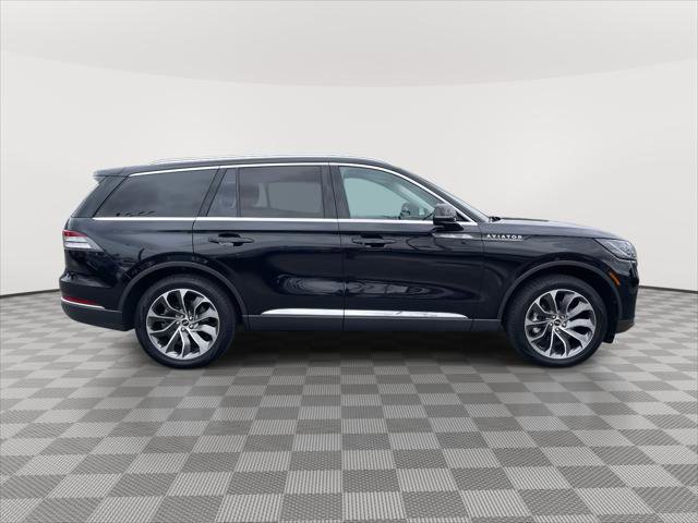 Used 2025 Lincoln Aviator Reserve w/ Illumination Package image 8