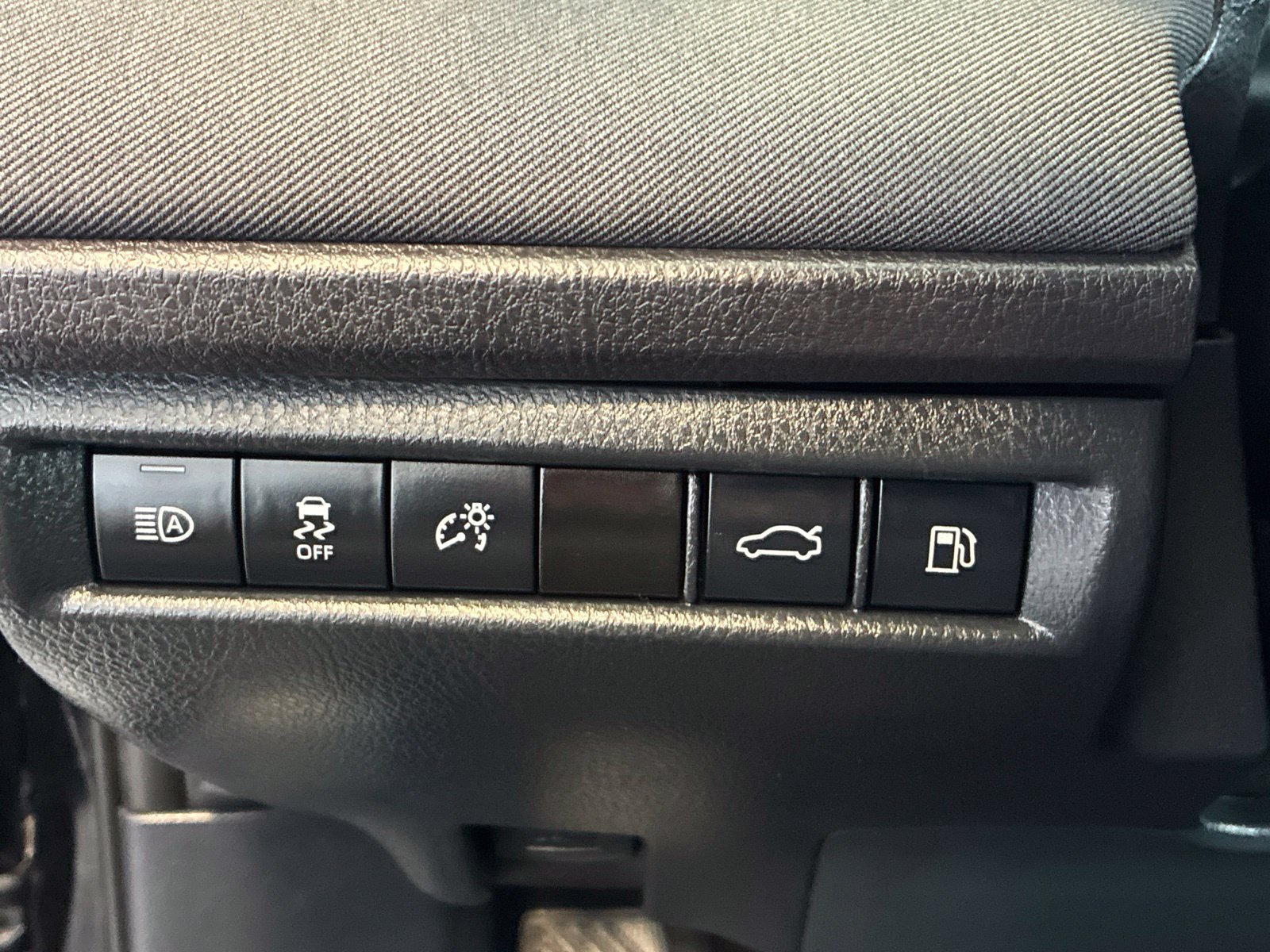 Used 2025 Toyota Camry LE FWD image 17