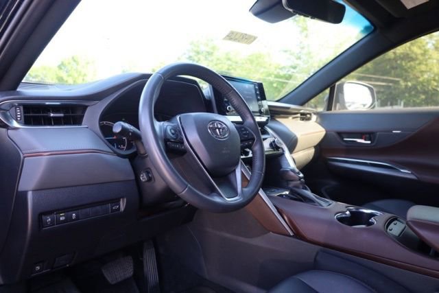 Used 2022 Toyota Venza XLE AWD/4WD image 18