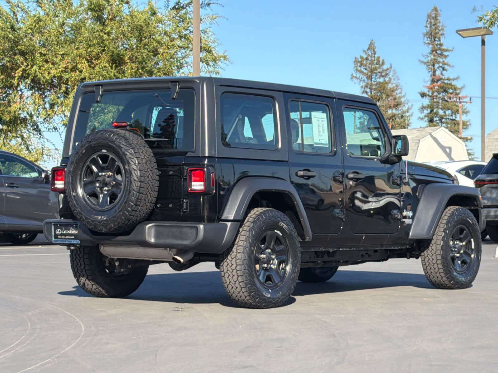 Used 2019 Jeep Wrangler Unlimited Sport AWD/4WD image 2