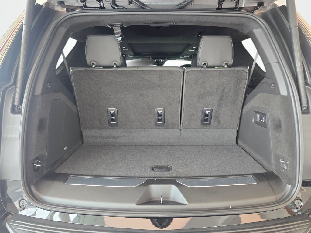 Used 2025 Cadillac Escalade V AWD/4WD image 17