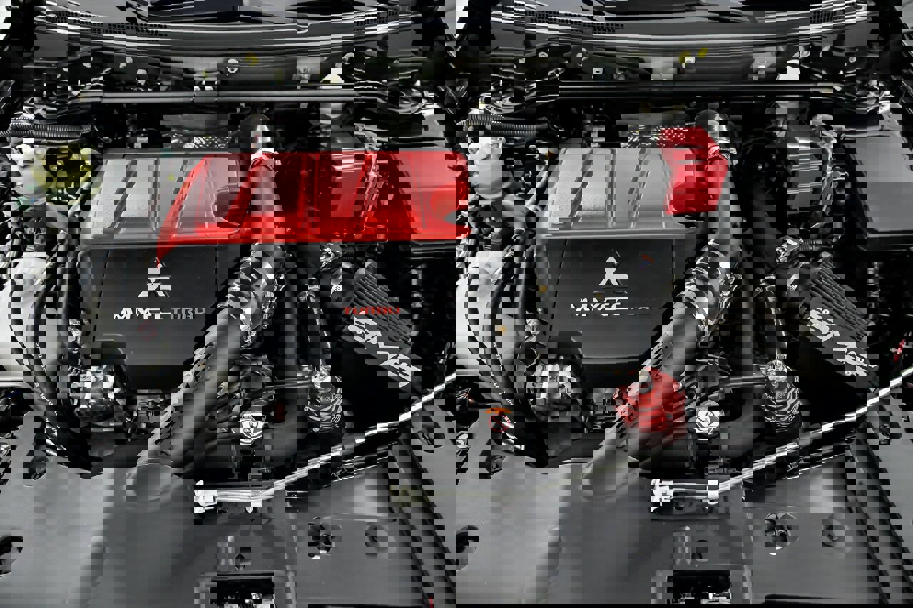 Used 2015 Mitsubishi Lancer Evolution GSR image 17