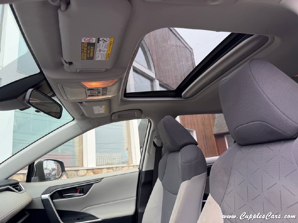 Used 2019 Toyota RAV4 XLE w/ Convenience Package AWD/4WD image 7