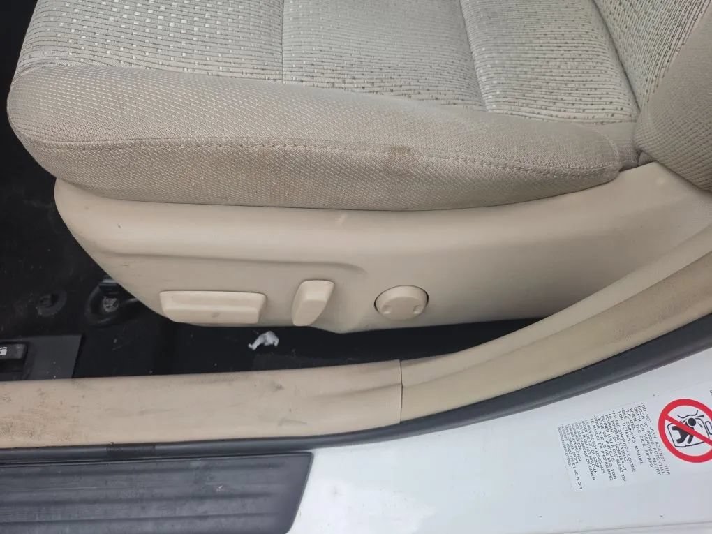 Used 2013 Toyota Camry LE FWD image 9