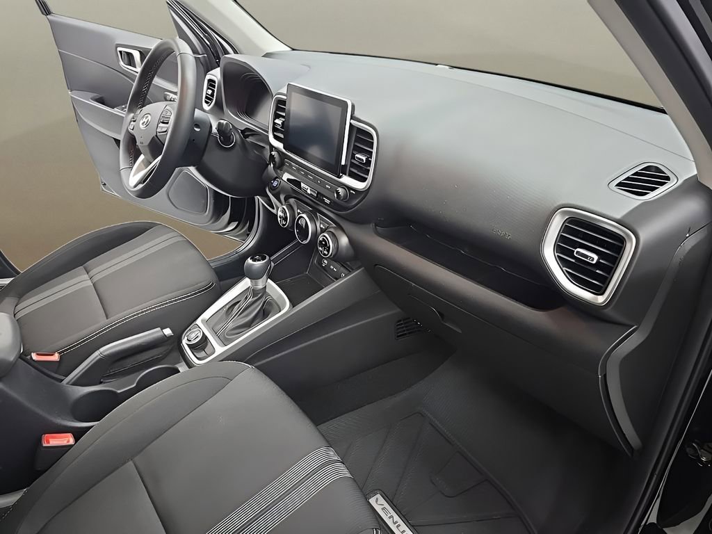 Certified 2024 Hyundai Venue SEL image 19