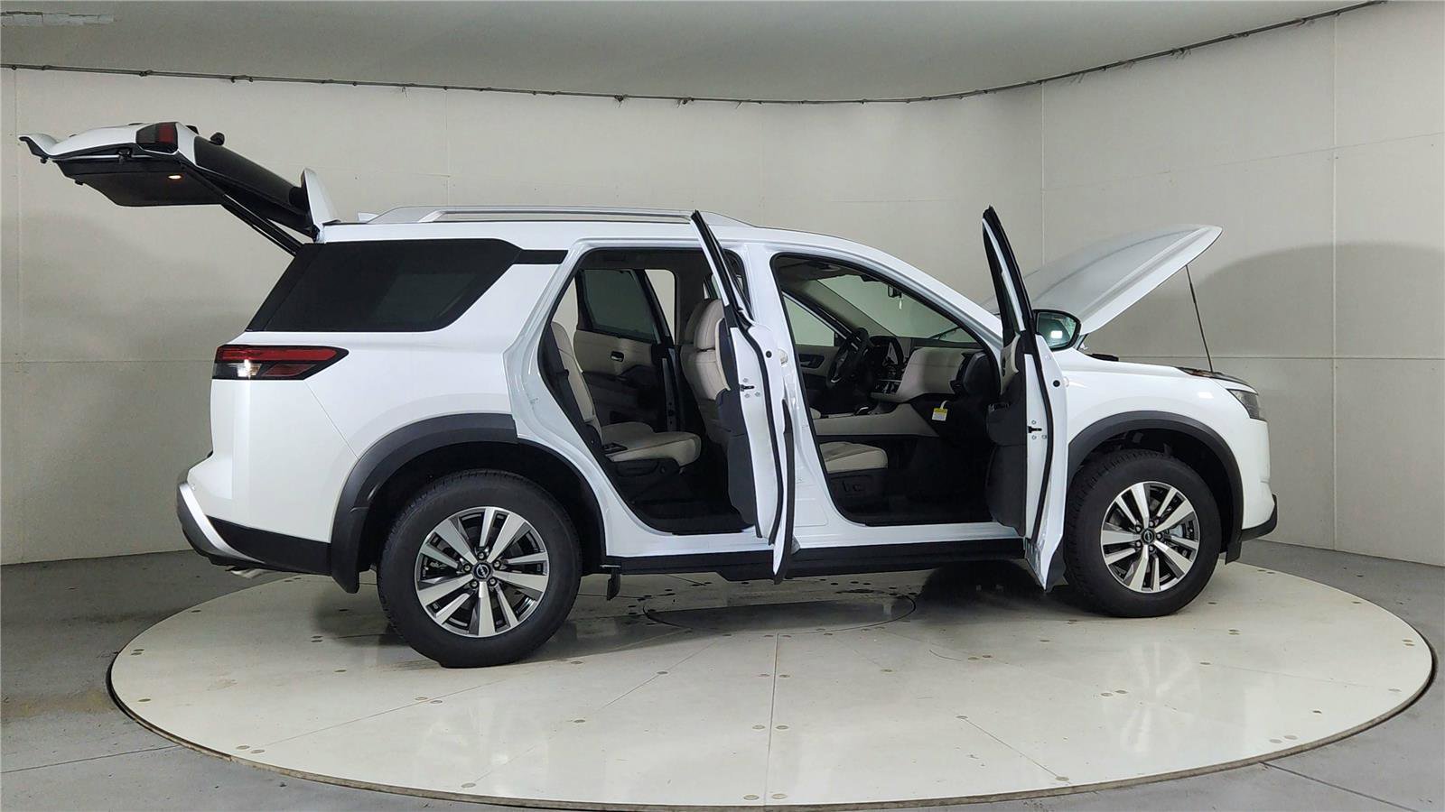 Used 2025 Nissan Pathfinder SL w/ Black Appearance Package image 12