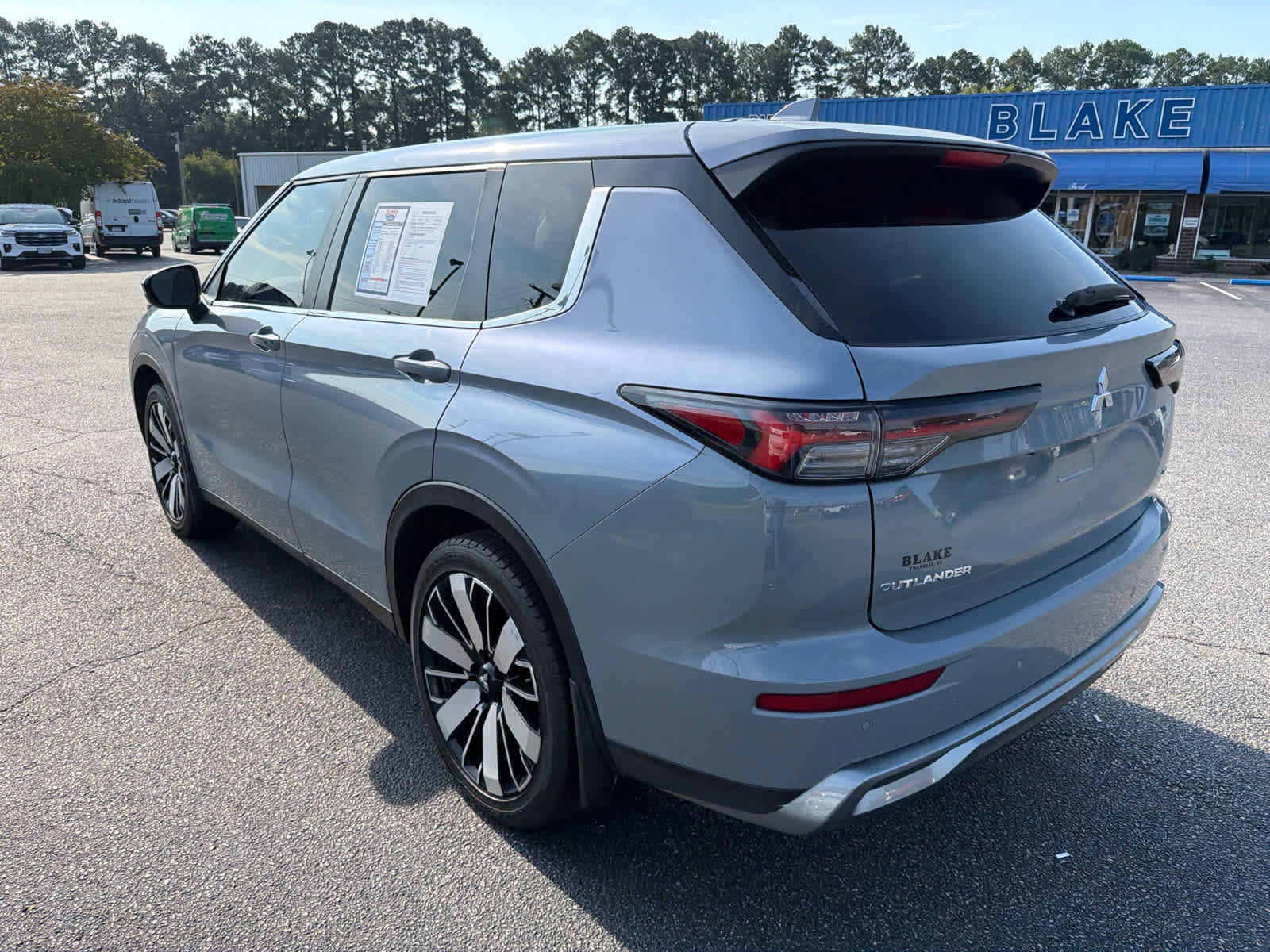 Used 2025 Mitsubishi Outlander SE FWD image 5