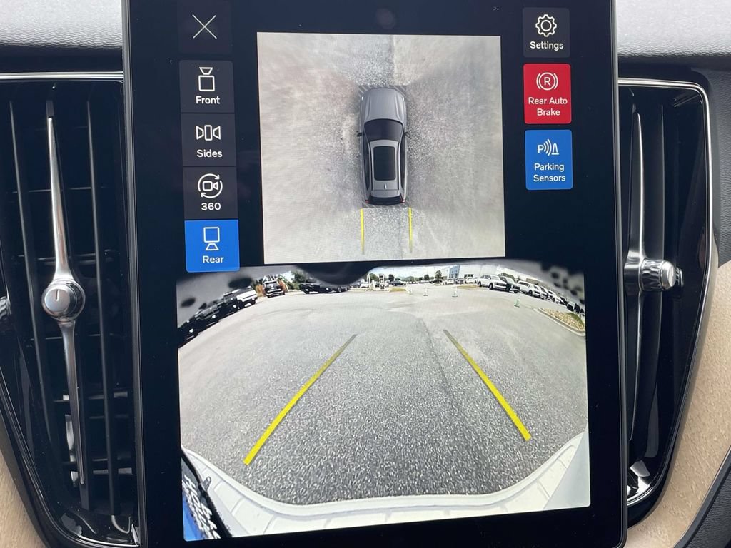 New 2026 Volvo XC60 B5 Plus w/ Protection Package Premier AWD/4WD image 18
