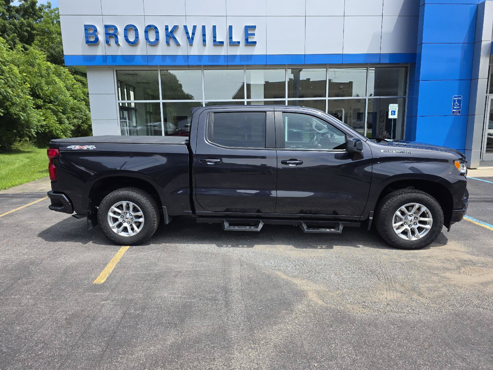 Used 2024 Chevrolet Silverado 1500 RST w/ Max Trailering Package AWD/4WD image 9