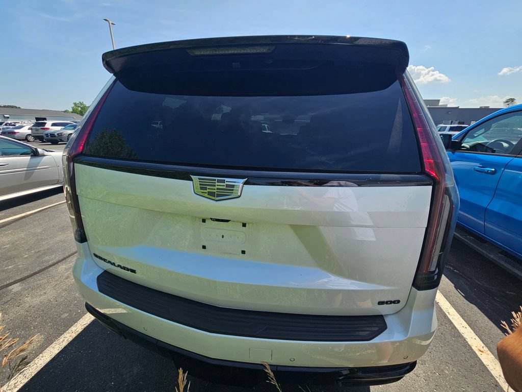 Used 2023 Cadillac Escalade Sport w/ LPO, ONYX Package AWD/4WD image 8