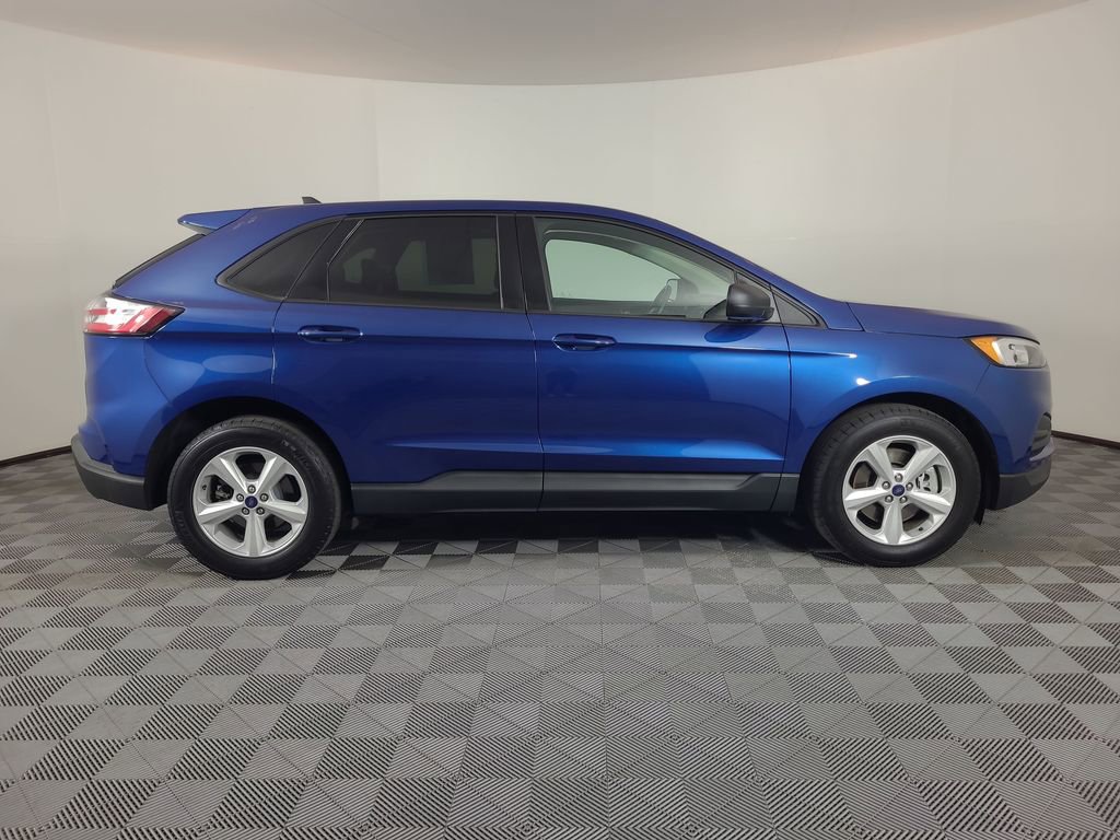 Certified 2020 Ford Edge SE image 2