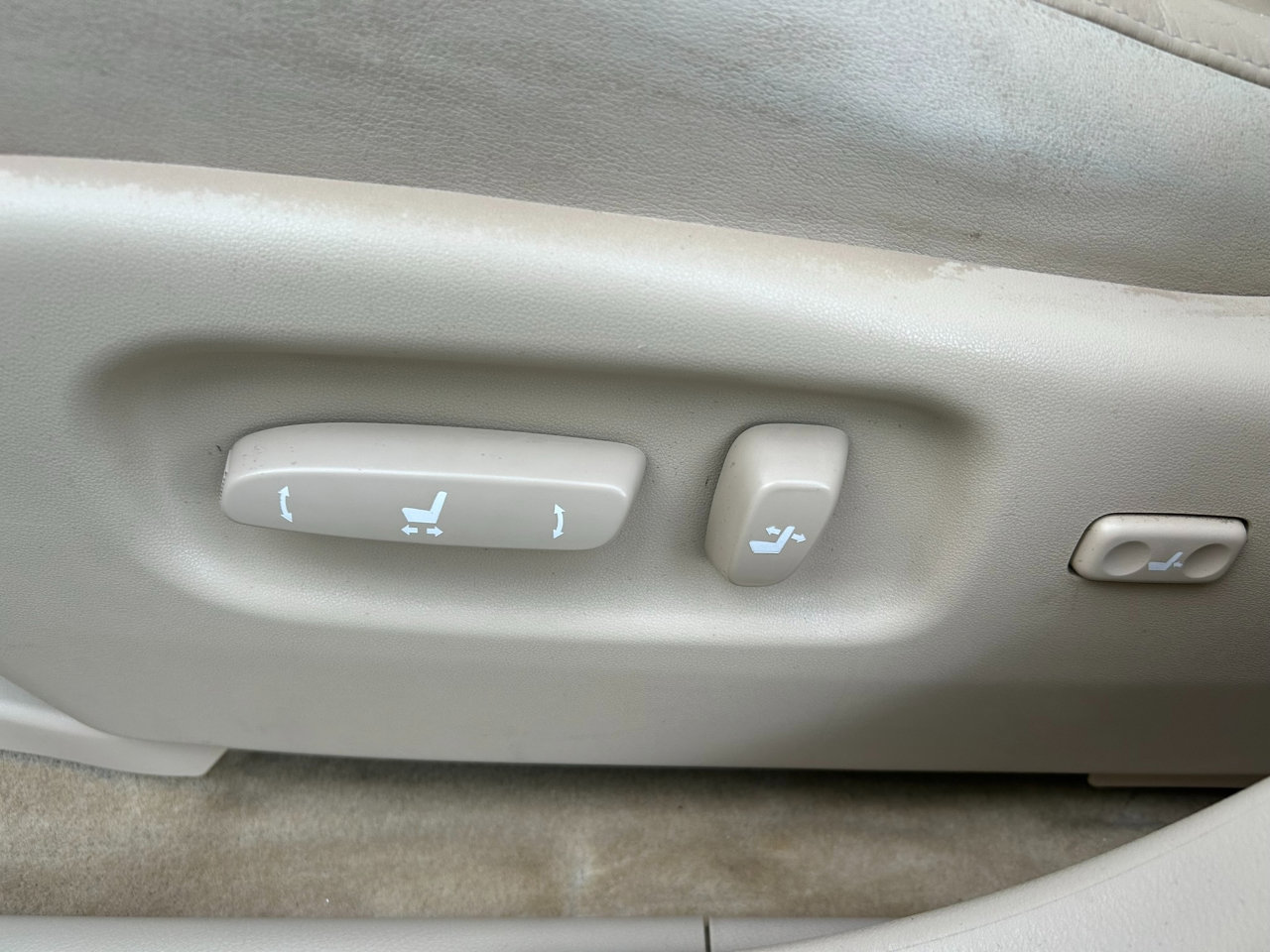 Used 2011 Lexus RX 450h AWD image 10