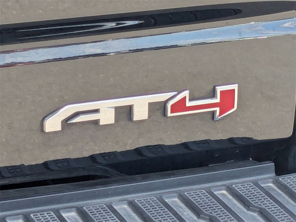 Used 2024 GMC Sierra 1500 AT4 w/ Technology Package image 8