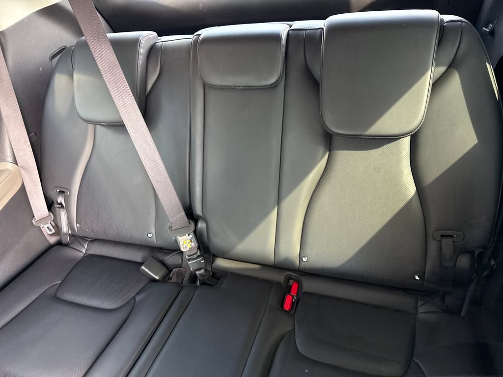 Used 2025 Kia Carnival FWD image 29