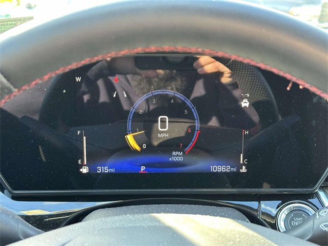 Used 2025 Chevrolet Trax RS w/ Sunroof Package image 15