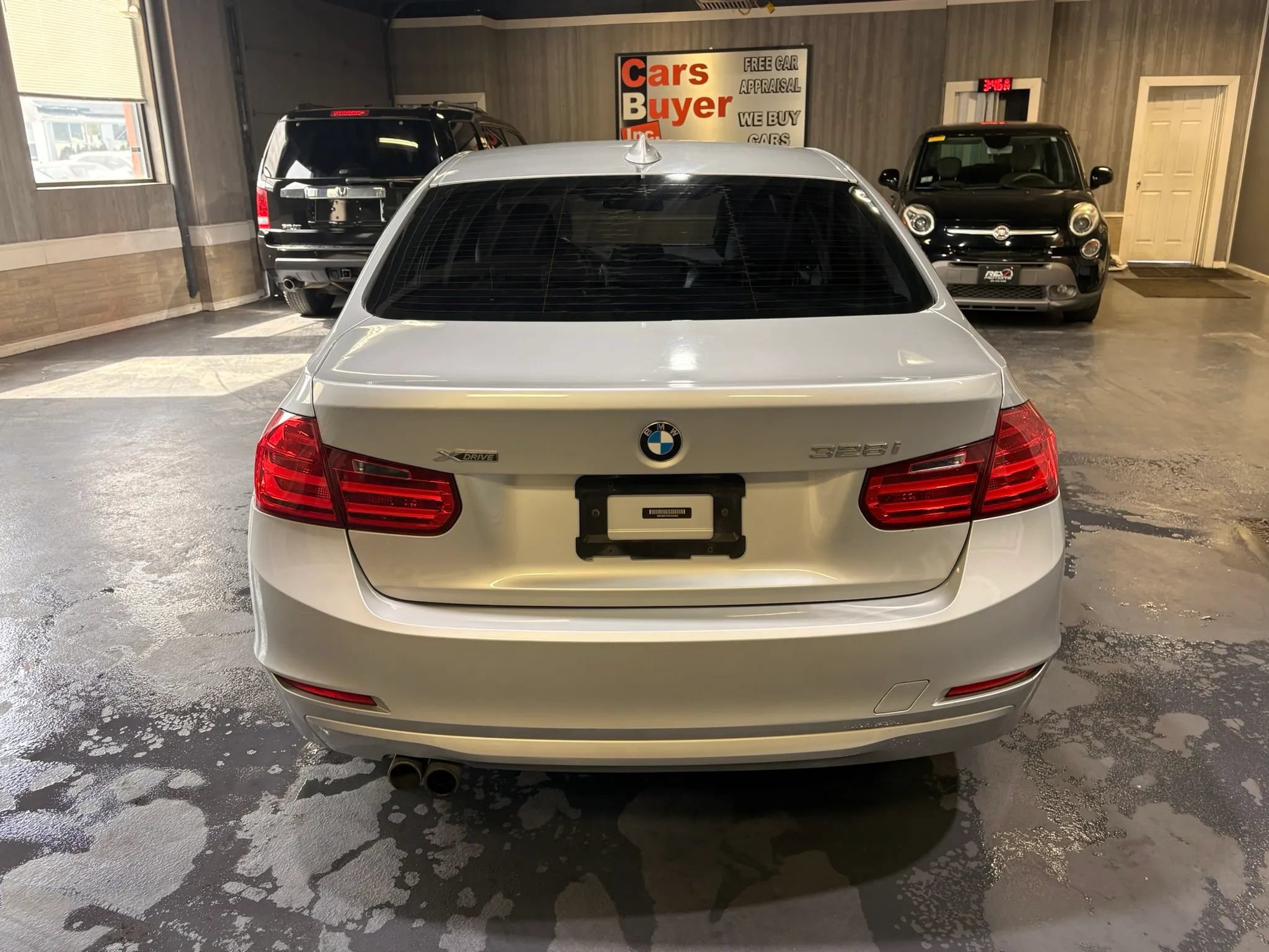 Used 2014 BMW 328i xDrive Sedan AWD/4WD image 5