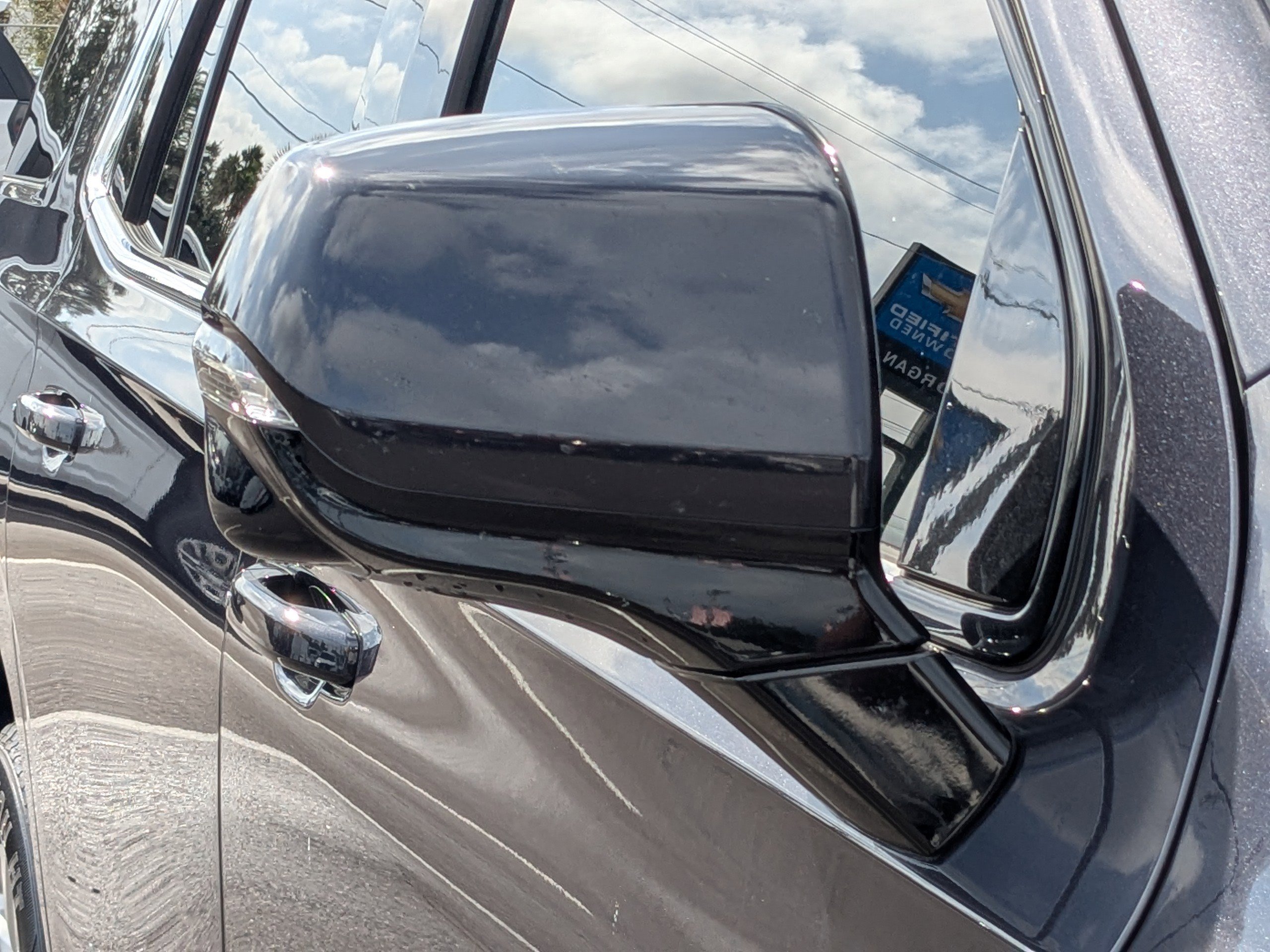 Used 2022 Chevrolet Tahoe LT w/ Luxury Package image 11