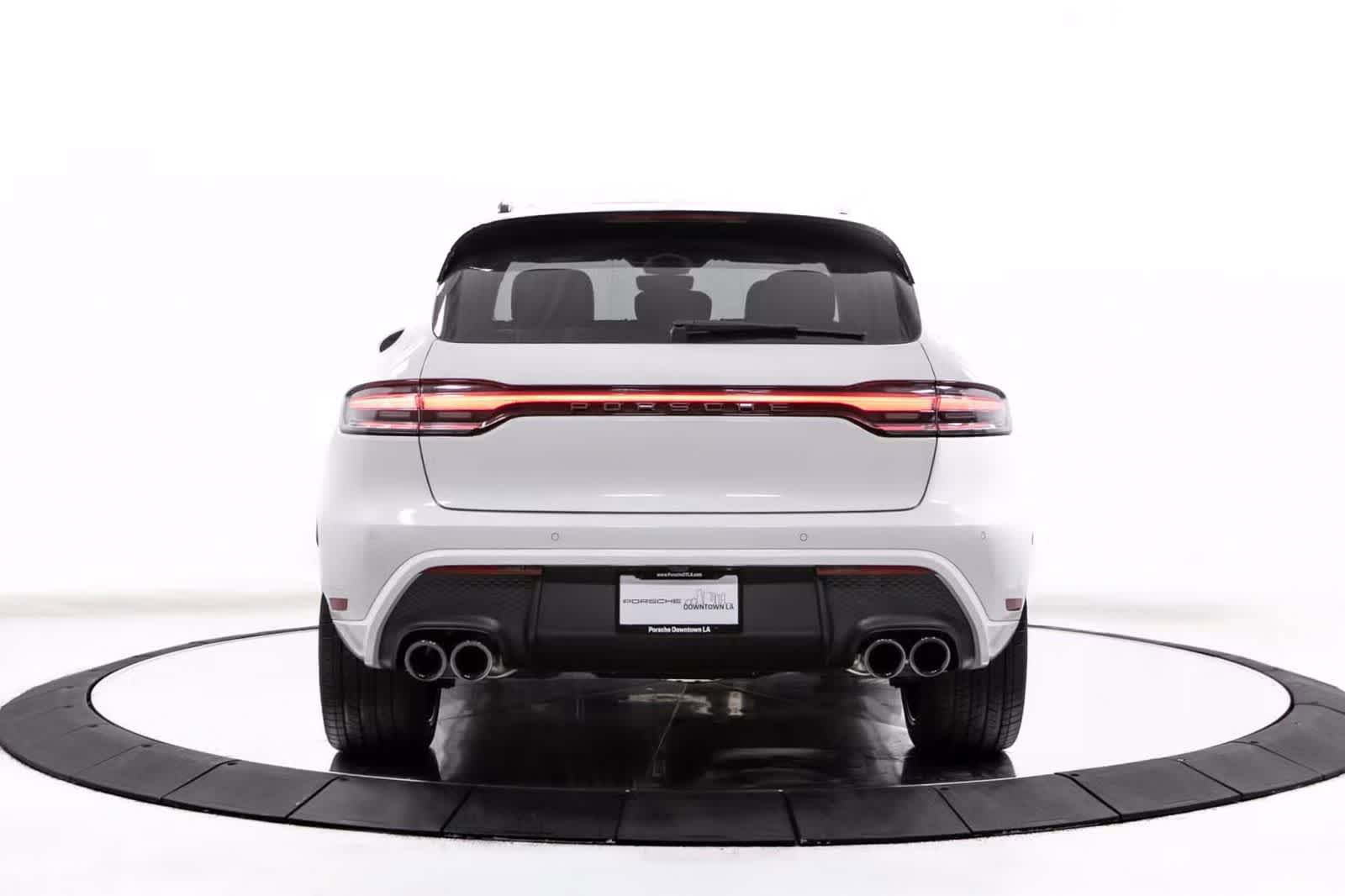 Certified 2026 Porsche Macan AWD/4WD image 6
