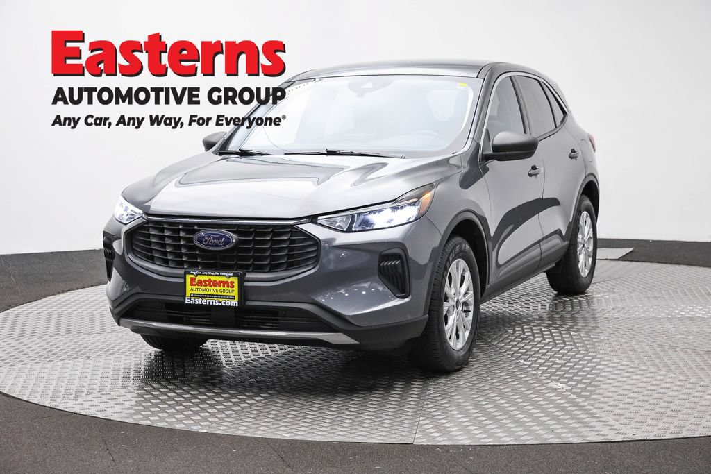 Used 2024 Ford Escape Active AWD/4WD image 1