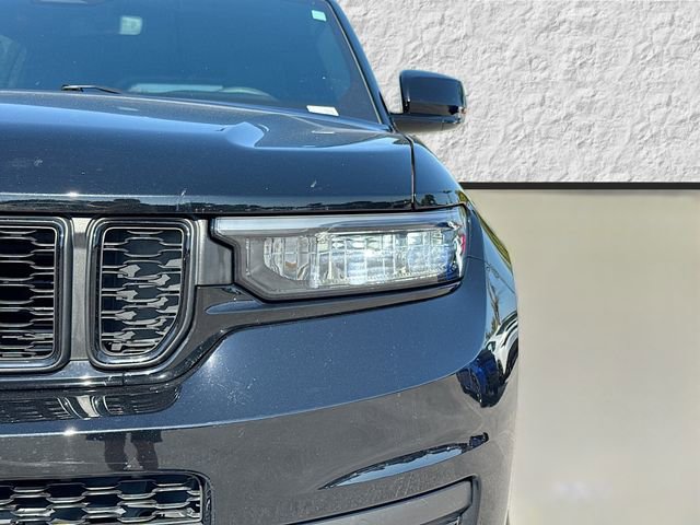 Used 2023 Jeep Grand Cherokee L Laredo RWD image 9