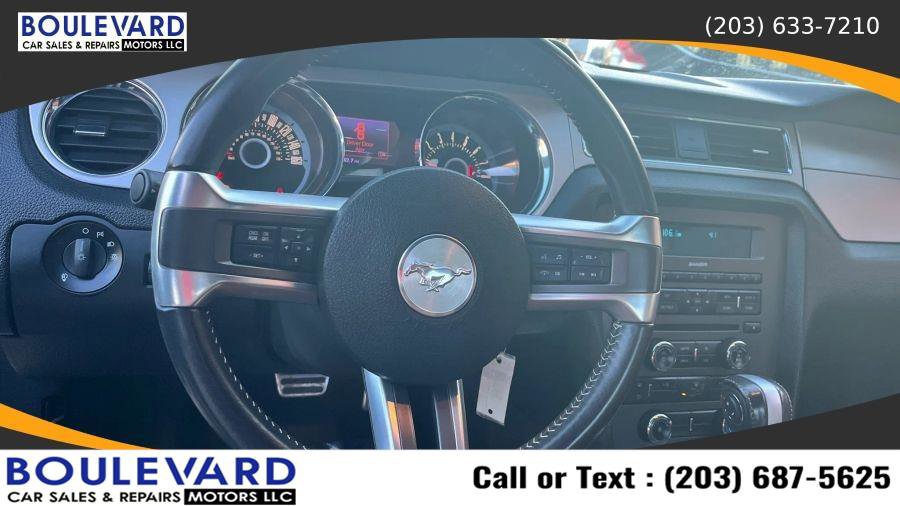 Used 2013 Ford Mustang Premium image 18