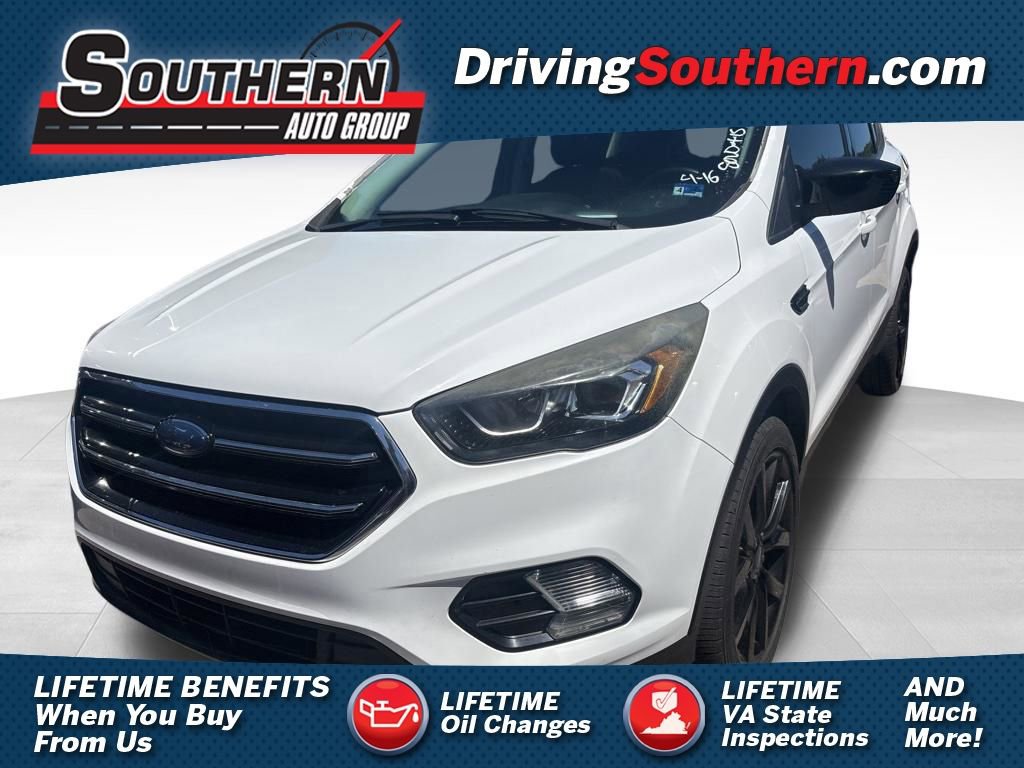 Used 2017 Ford Escape SE w/ Equipment Group 201A AWD/4WD image 1
