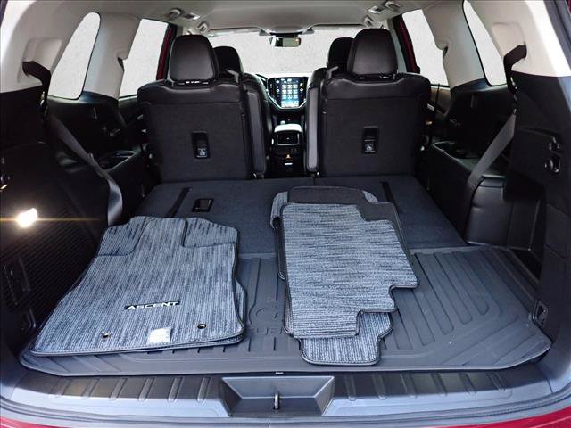 Used 2026 Subaru Ascent Premium AWD/4WD image 8