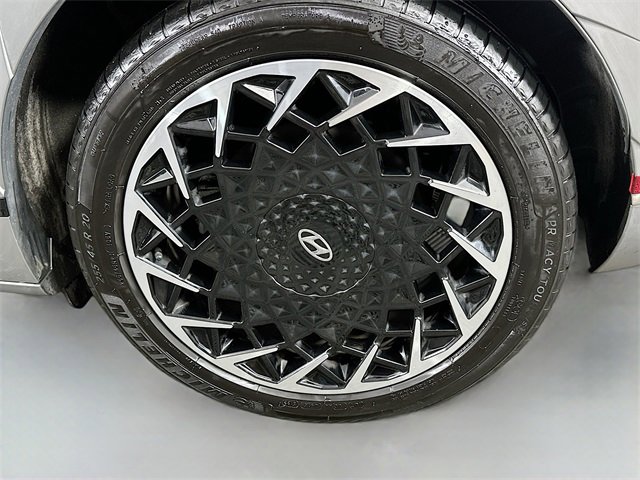 Used 2023 Hyundai Ioniq 5 Limited image 32