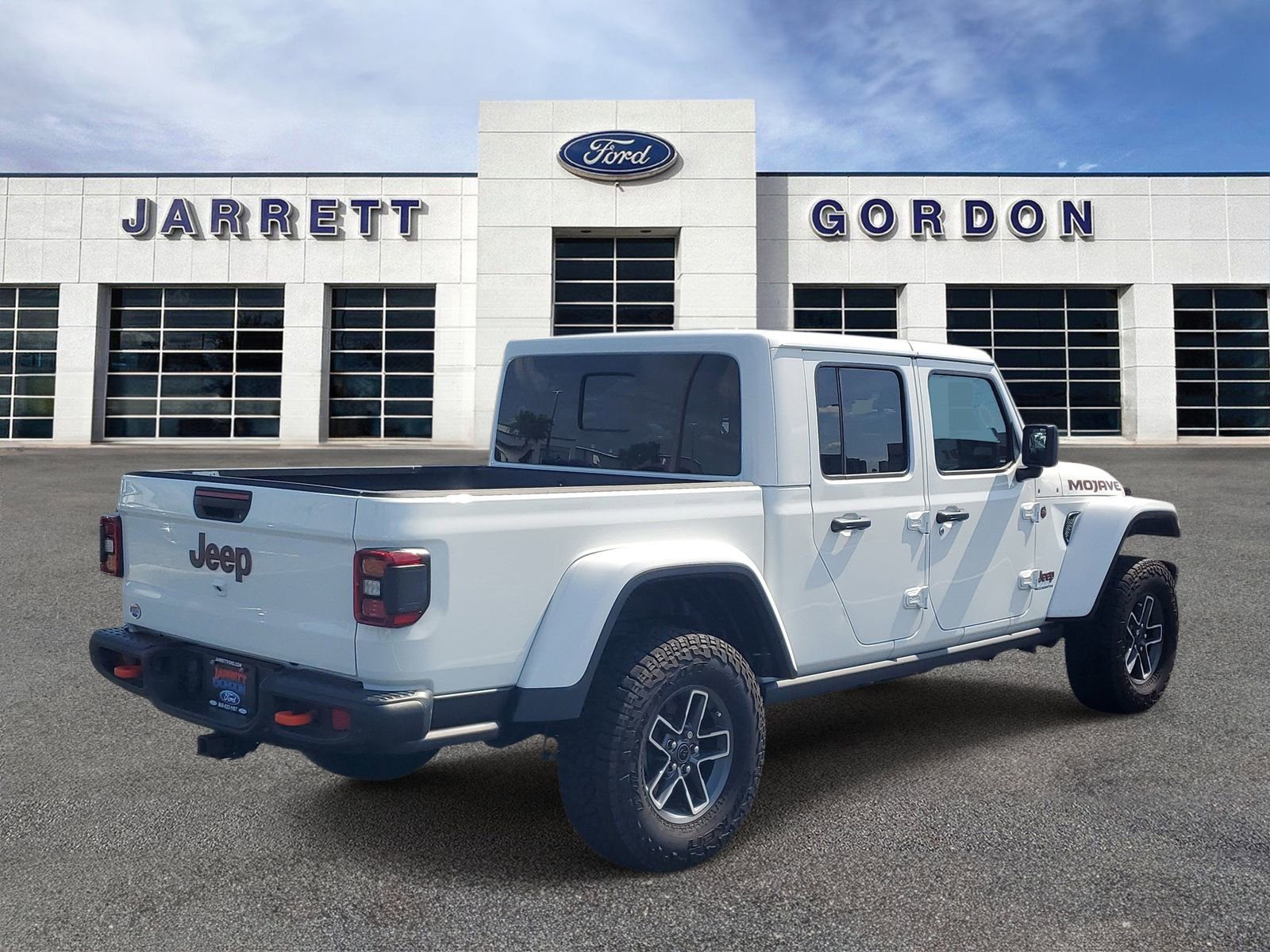 Used 2025 Jeep Gladiator Mojave AWD/4WD image 4