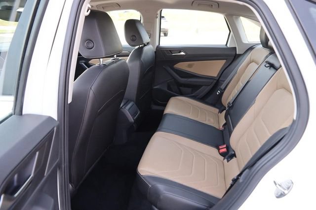 Used 2019 Volkswagen Jetta SEL Premium FWD image 10