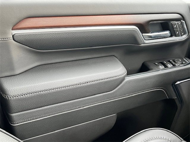 New 2025 GMC Sierra 3500 Denali w/ Denali Reserve Package image 33