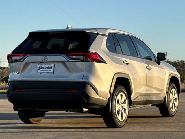 Used 2023 Toyota RAV4 LE image 8