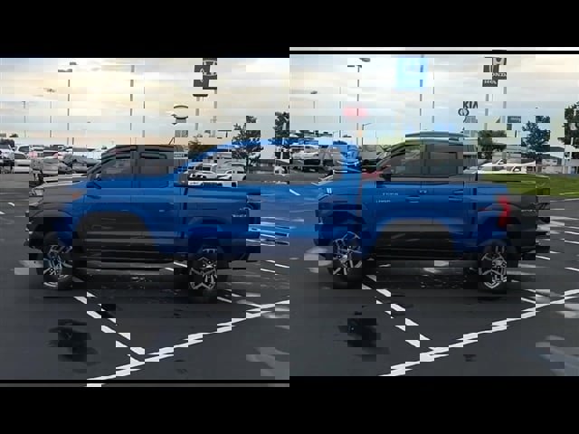 Used 2023 Chevrolet Colorado LT w/ LT Convenience Package II image 6