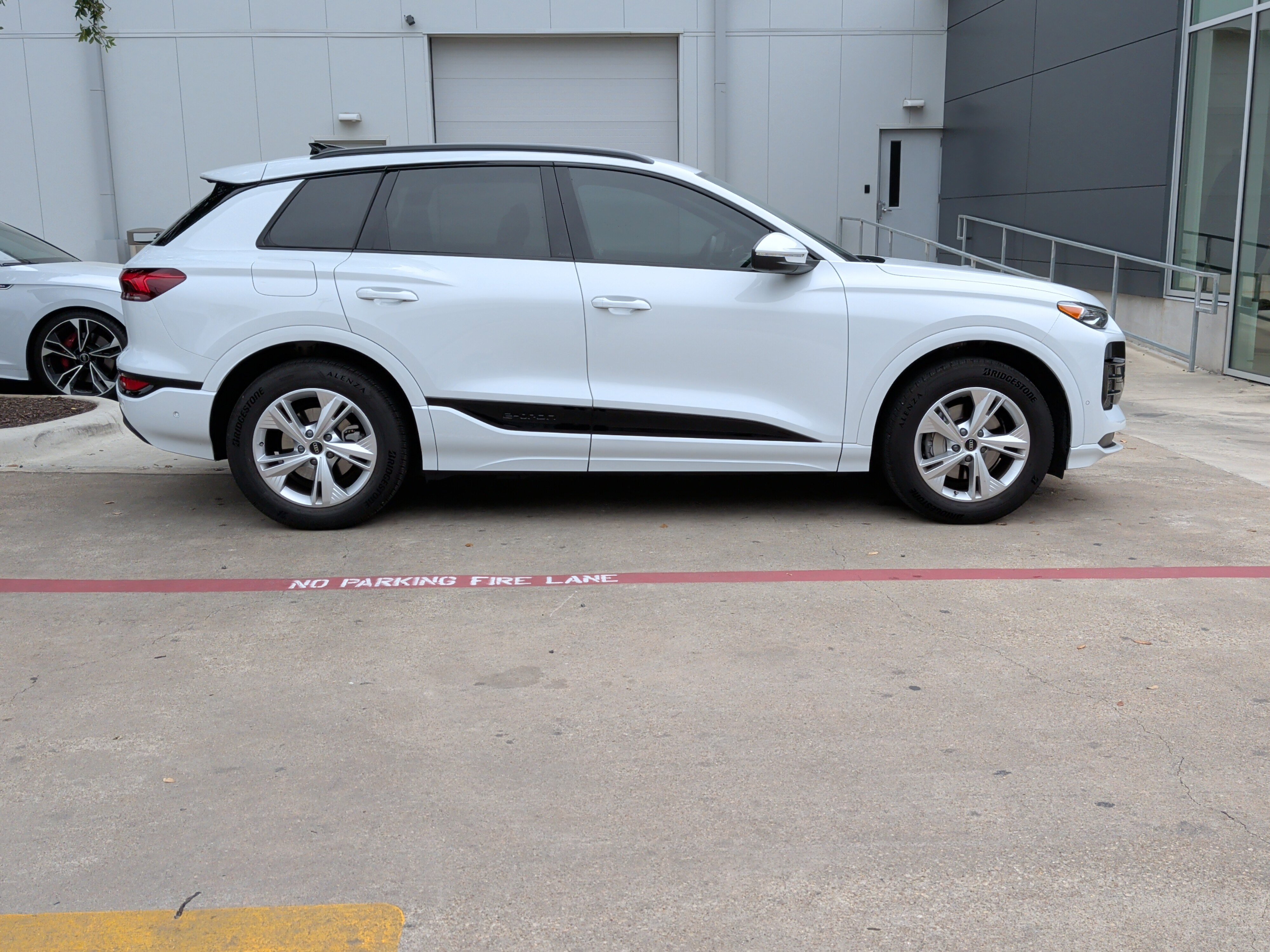 Certified 2025 Audi Q6 e-tron Premium w/ Convenience Package RWD image 11