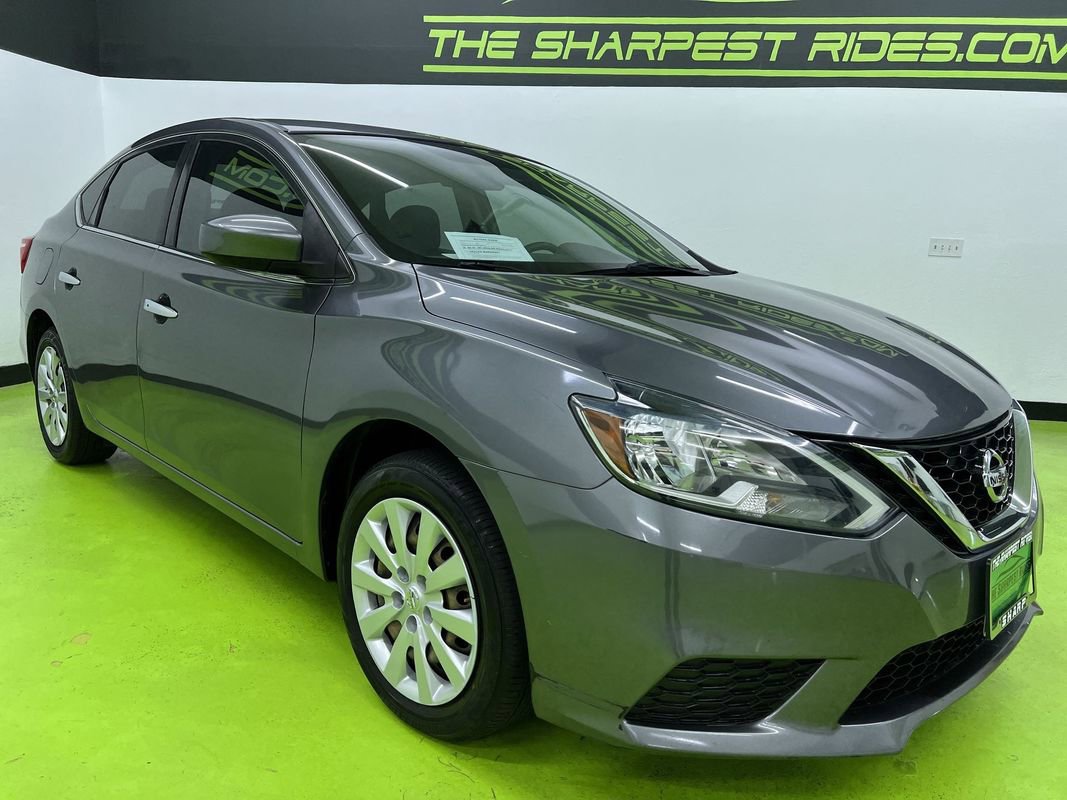 Used 2017 Nissan Sentra SV FWD image 2