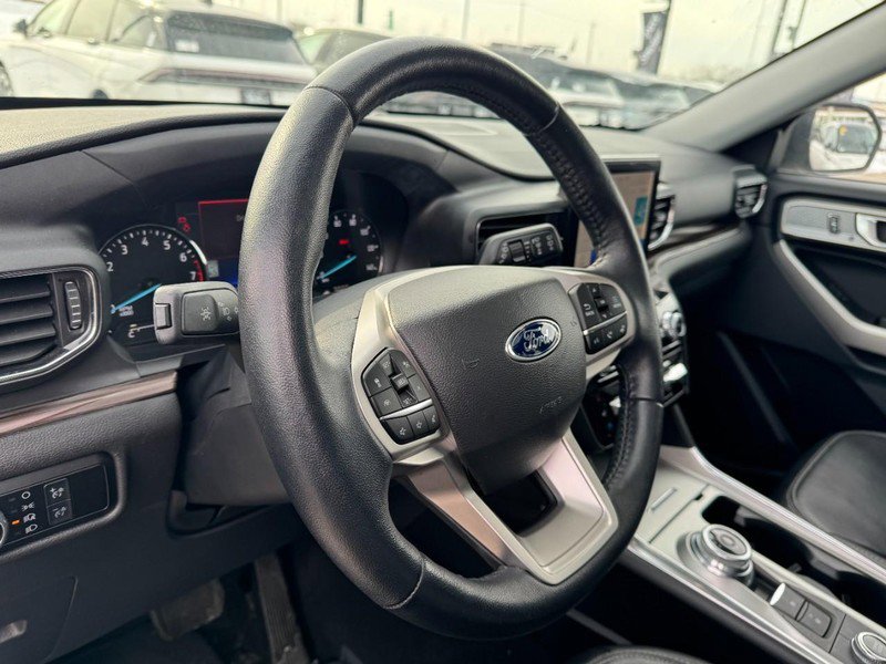 Used 2022 Ford Explorer Limited w/ Equipment Group 301A image 15