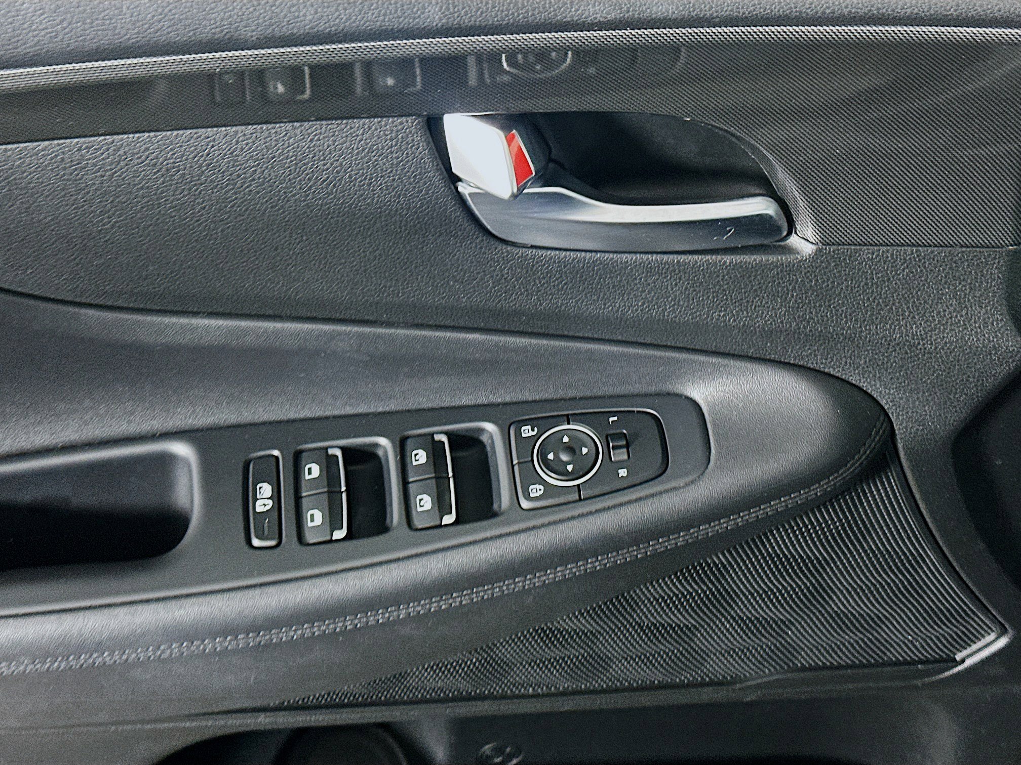 Used 2023 Hyundai Santa Fe SEL image 15