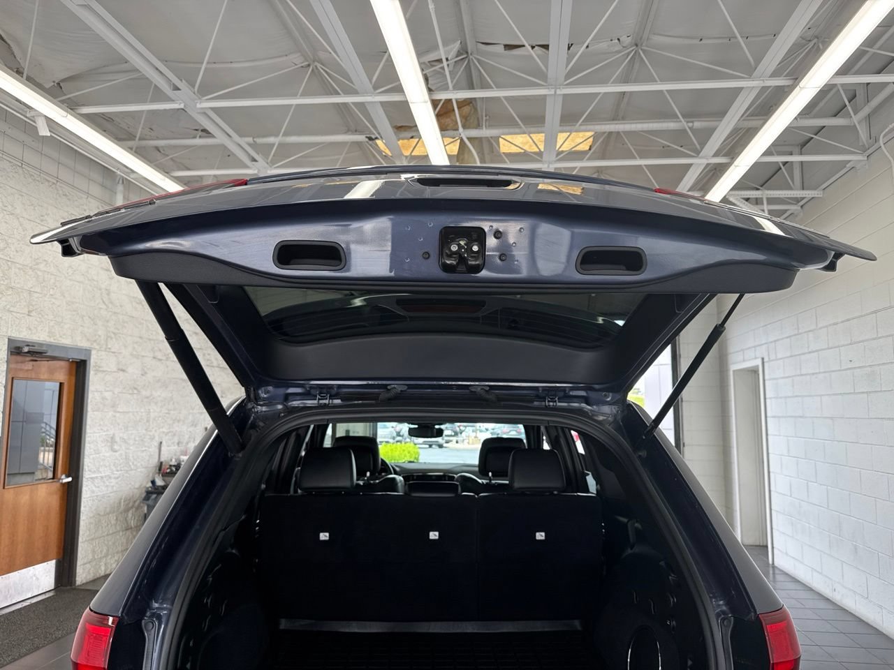 Used 2021 Jeep Grand Cherokee Trailhawk w/ Premium Lighting Group AWD/4WD image 12