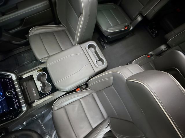 Used 2025 GMC Yukon XL Elevation w/ Elevation Premium Package image 23