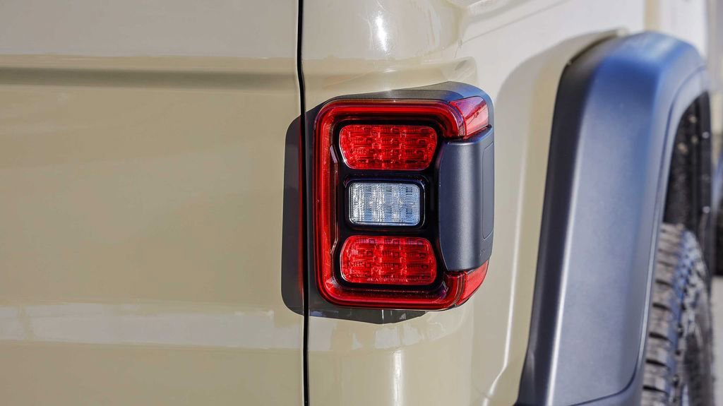 New 2026 Jeep Gladiator Mojave image 10