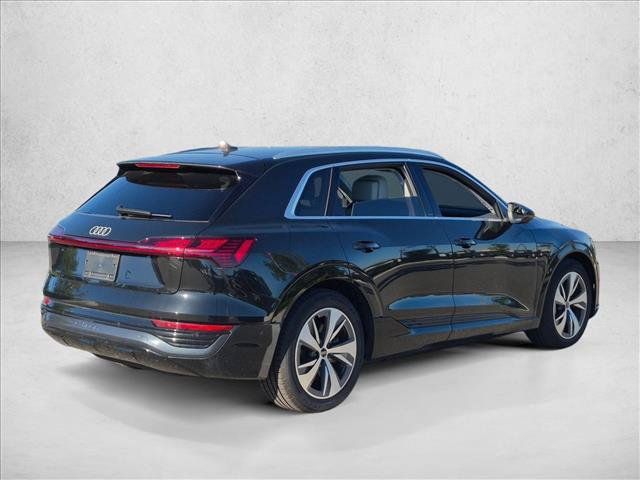 Used 2024 Audi Q8 e-tron Premium Plus AWD/4WD image 5