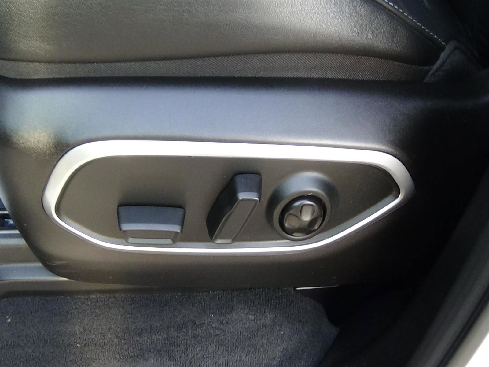 Certified 2025 Jeep Wagoneer L 4WD image 18