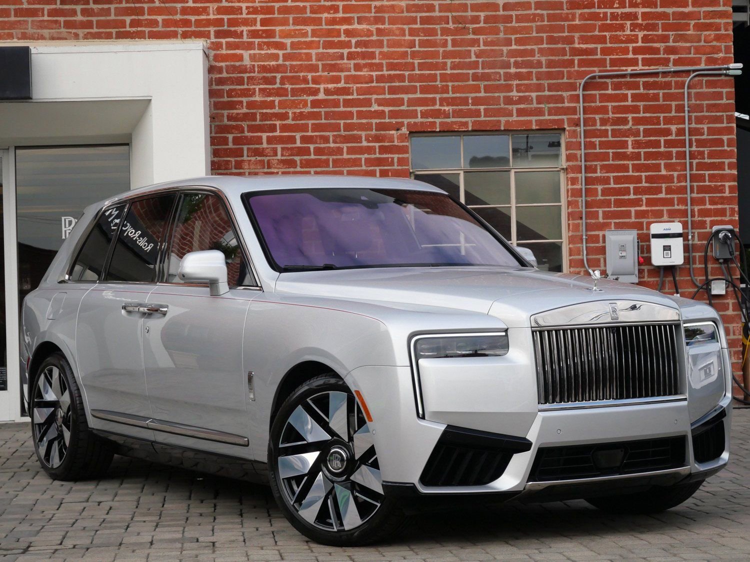 New 2025 Rolls-Royce Cullinan image 21