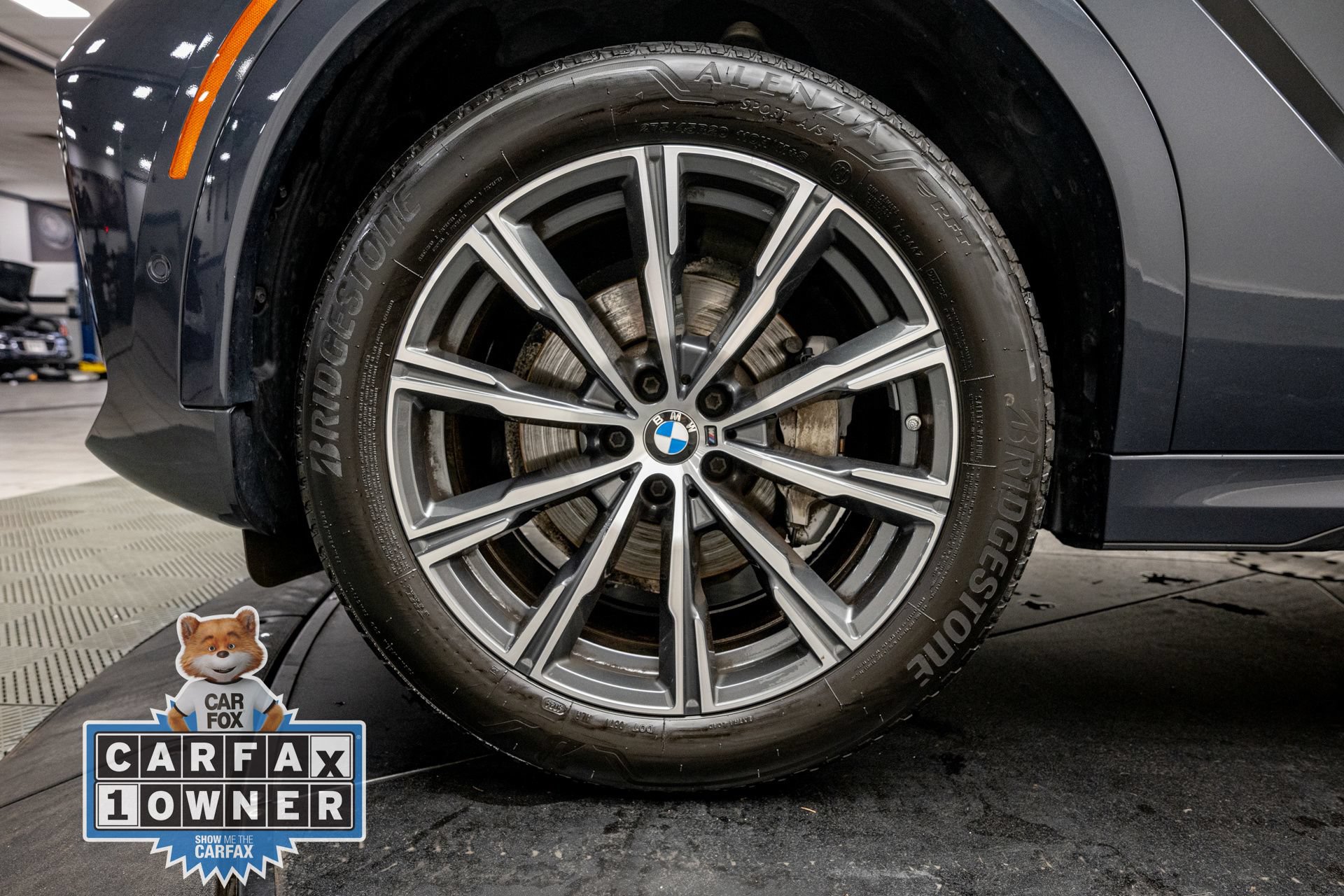 Used 2022 BMW X6 xDrive40i w/ M Sport Package AWD/4WD image 31