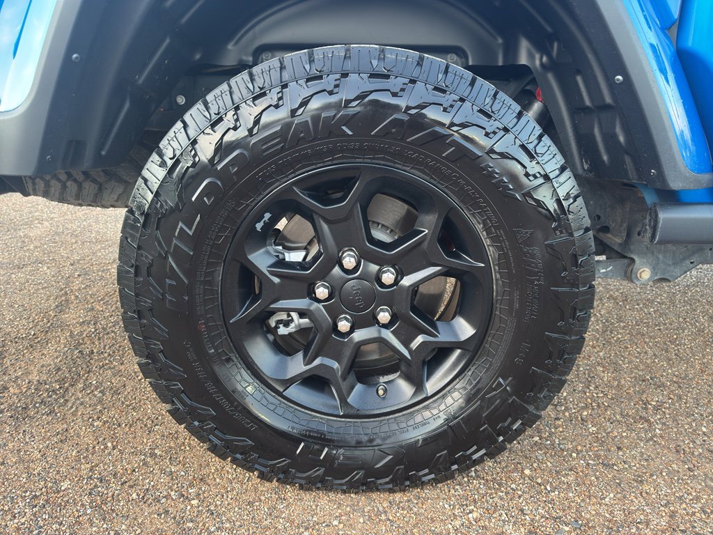 Used 2023 Jeep Gladiator Willys image 11