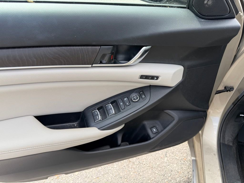 Used 2020 Honda Accord Touring image 21