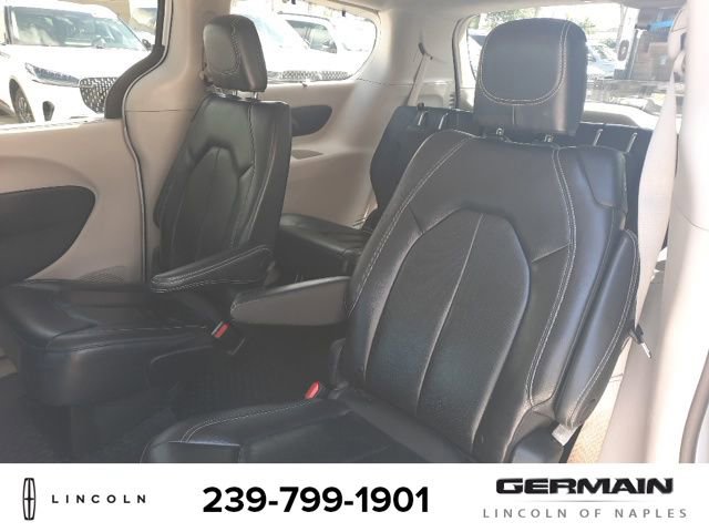 Used 2022 Chrysler Pacifica Touring-L FWD image 10