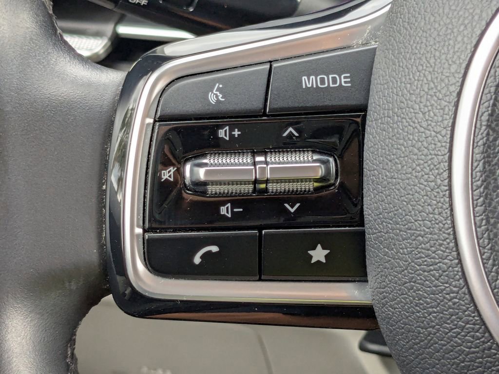 Used 2022 Kia Carnival SX FWD image 37