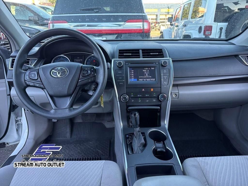 Used 2017 Toyota Camry LE image 26