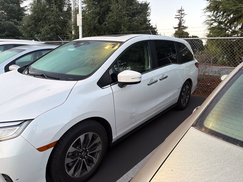 Used 2023 Honda Odyssey EX-L image 2